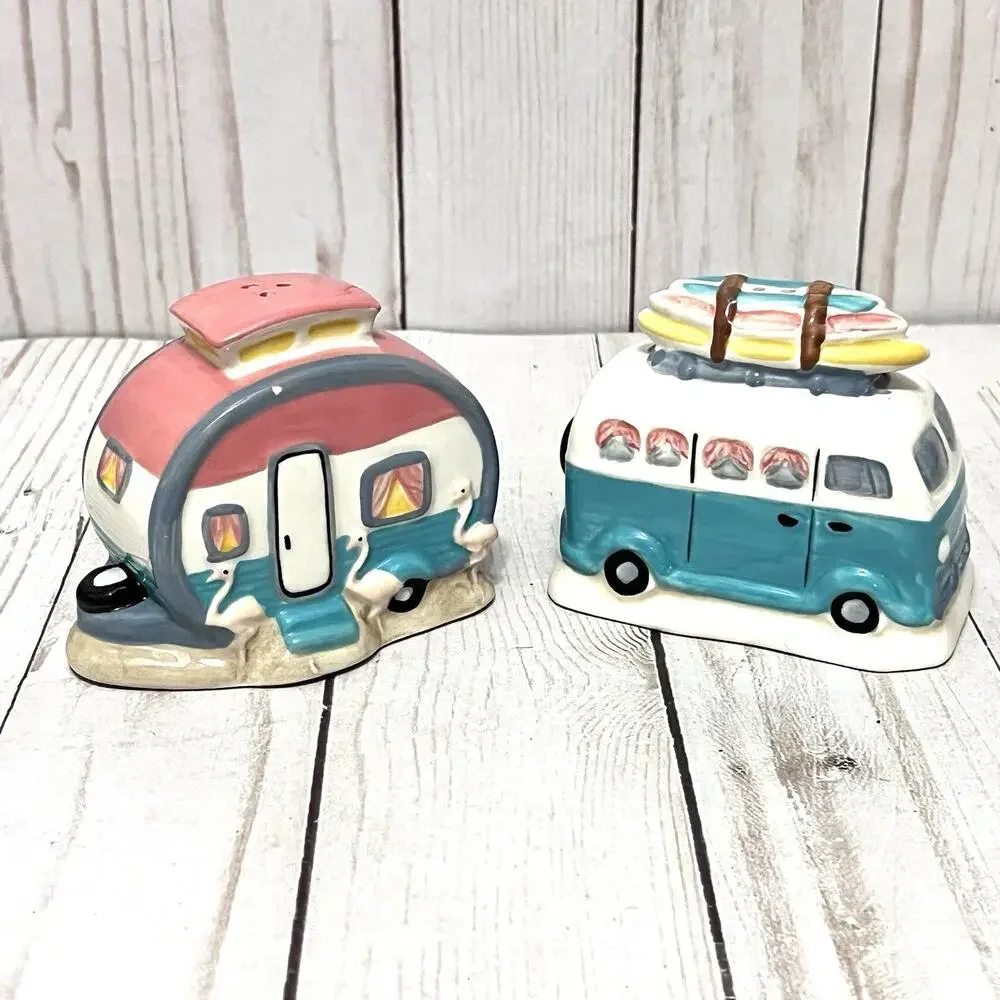 Ceramic Retro Camper RV Trailer Salt and Pepper Shakers Set Flamingos